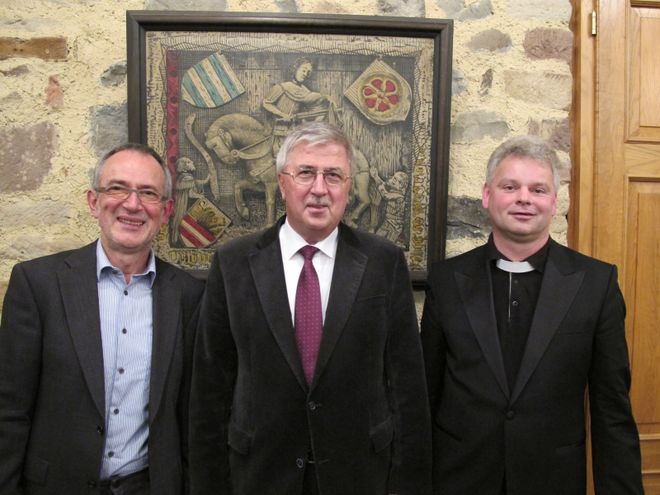 von links: Pfarrer Dr. Ulrich Bock, Bürgermeister Karl-Wilhelm Lange und Stadtpfarrer Jörg-Stefan Schütz